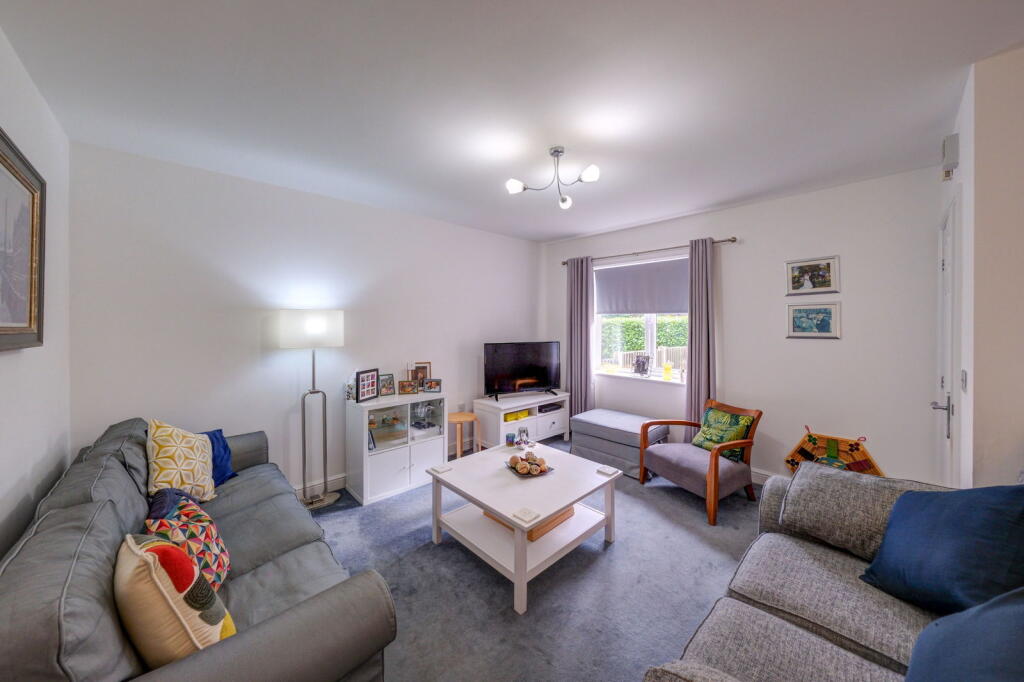 Werburgh Close, Warburton, Lymm WA13 9GF photo 2