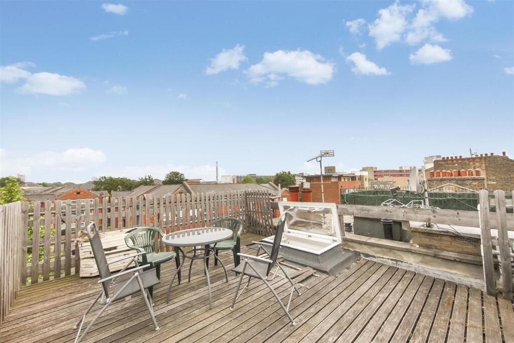 Apartment in London - View 3