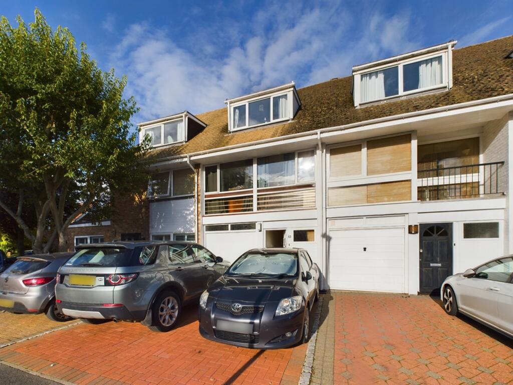 Main image of property: Beaufort Gardens, Marlow, Buckinghamshire