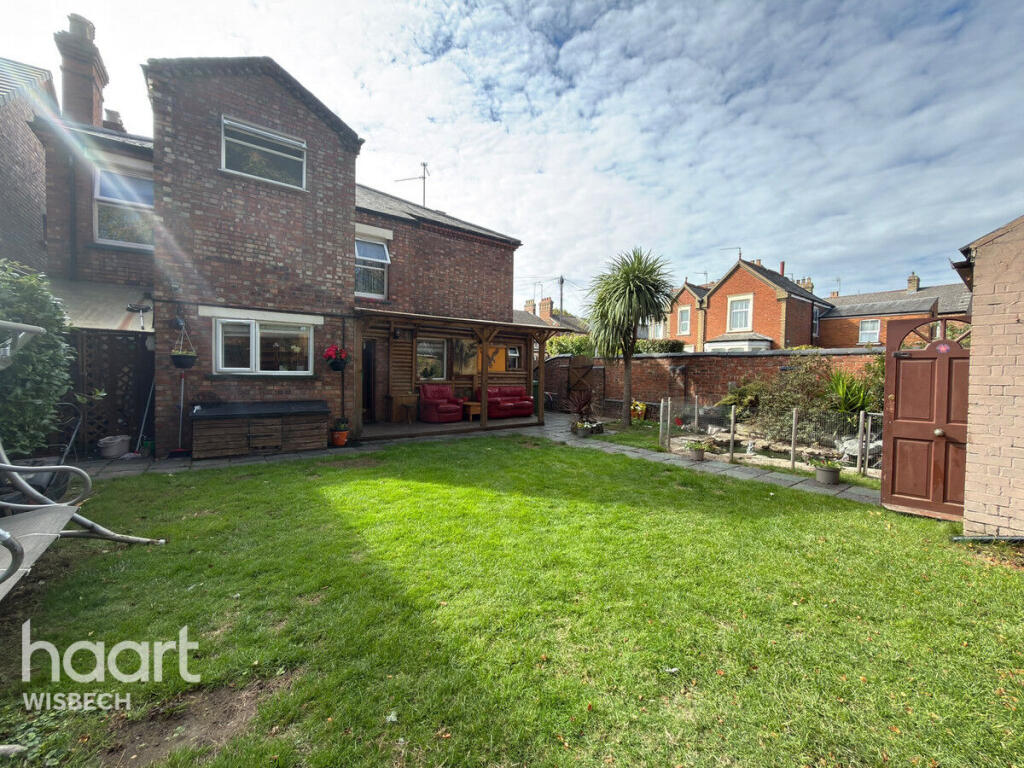 House in Fenland, Wisbech - More