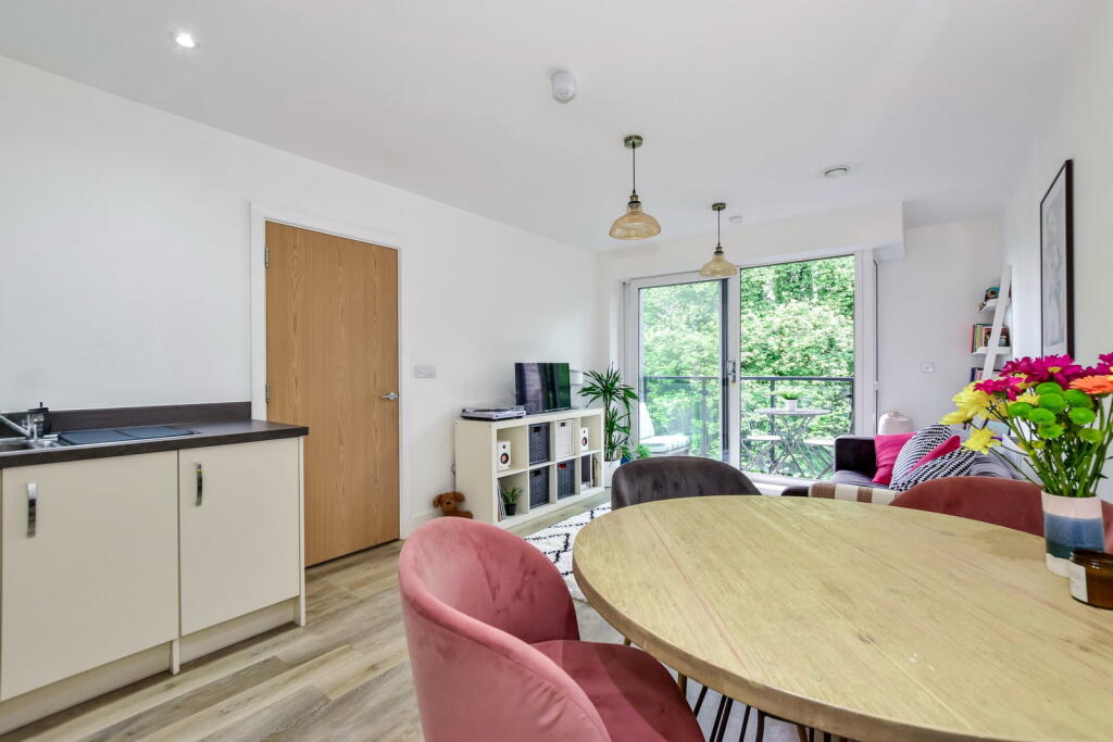 Longman House, The Embankment, Hemel Hempstead, HP3 9GH - View 3