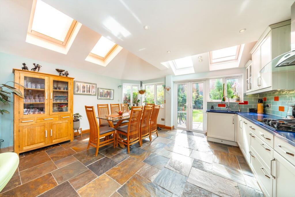 House in London - View 5
