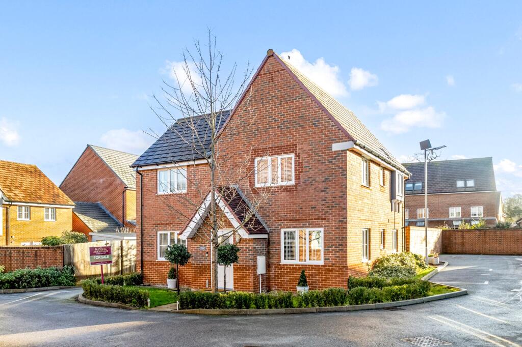 Main image of property: Sanders Gate, Storrington, RH20