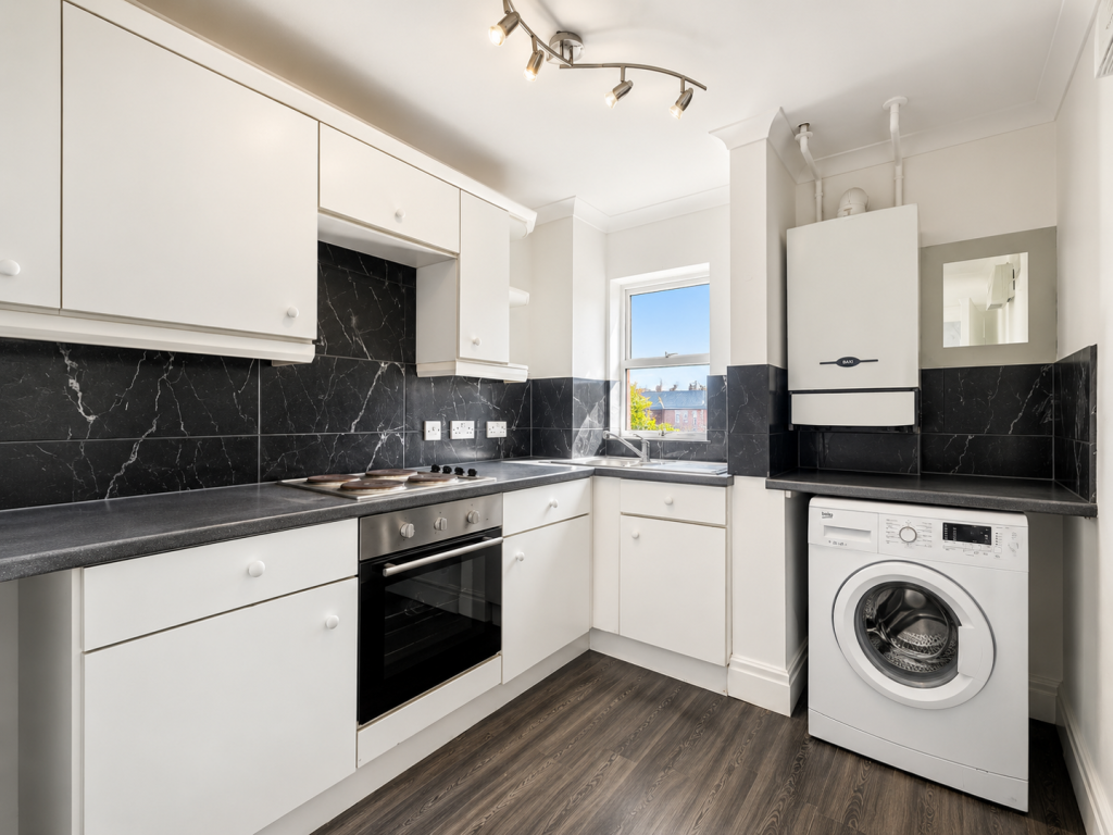 Apartment in Preston - View 4