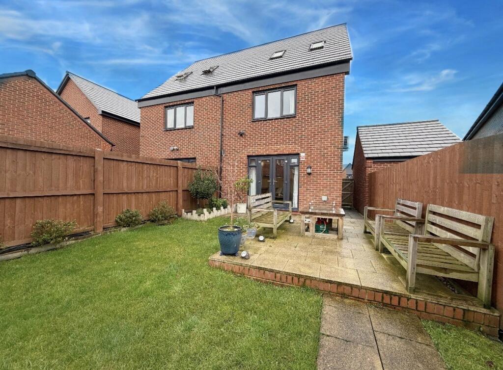 Weave Close, Middleton, Manchester, M24 photo 3