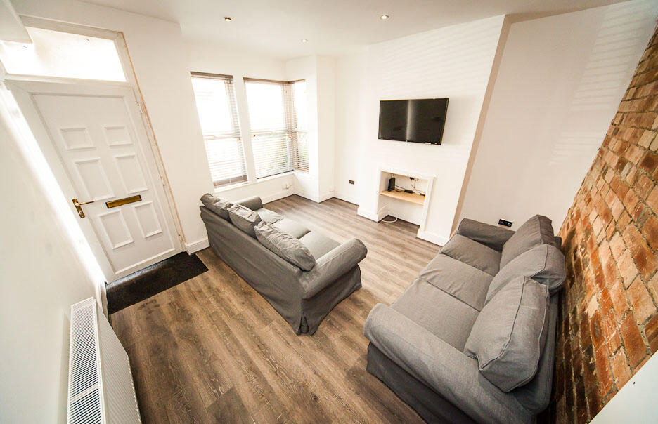 6 bedroom terraced house for rent