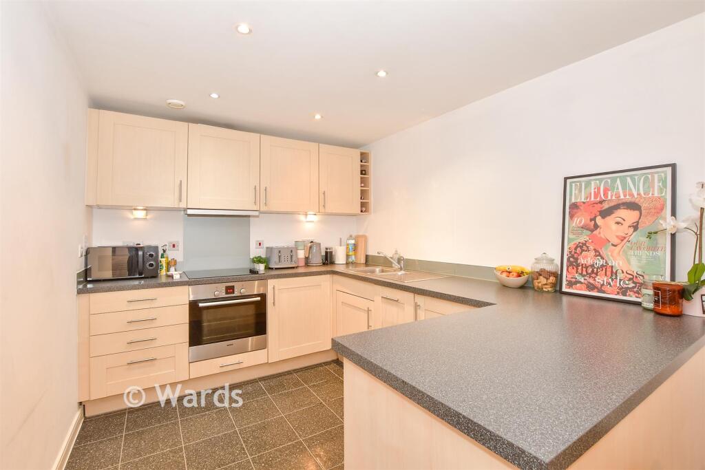 Apartment in Tonbridge and Malling, Snodland - View 2