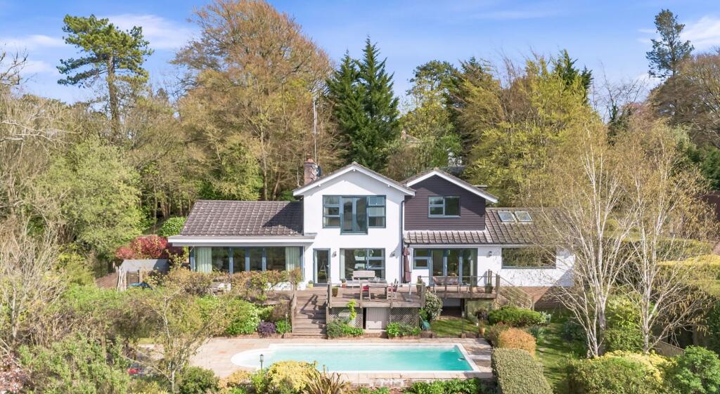 Main image of property: Park View Road, Woldingham, CR3