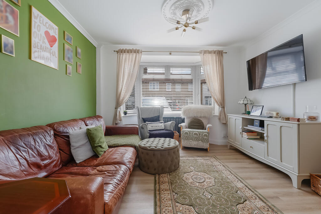 Prince Albert Square, Redhill, Surrey, RH1 - View 4