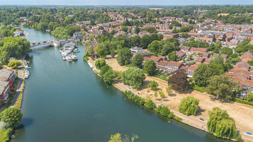 Main image of property: Crendon Court, Caversham, Reading