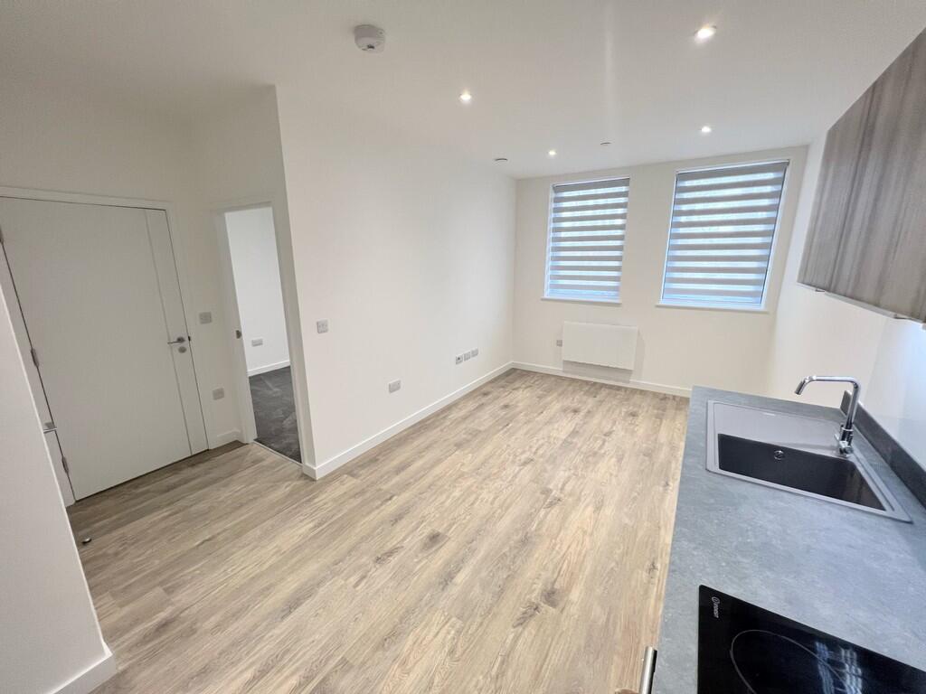 Apartment in Reading - View 2
