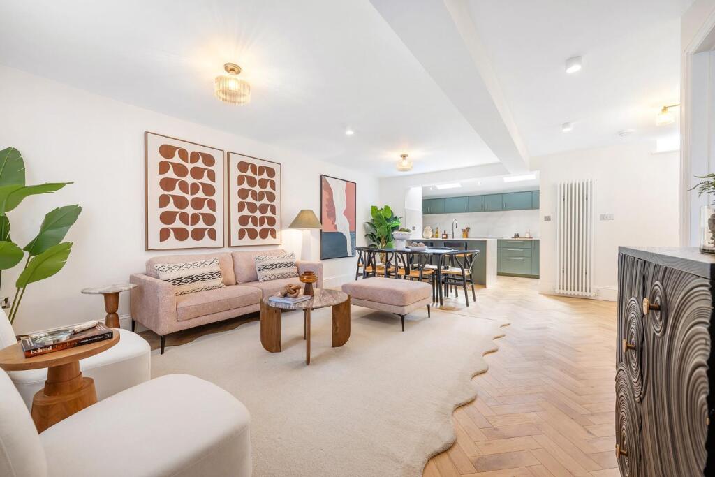 House in London - View 3