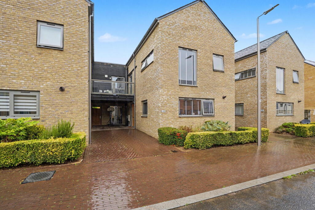 Main image of property: Rosefield Lane, Newhall, Harlow, Essex, CM17 9SE