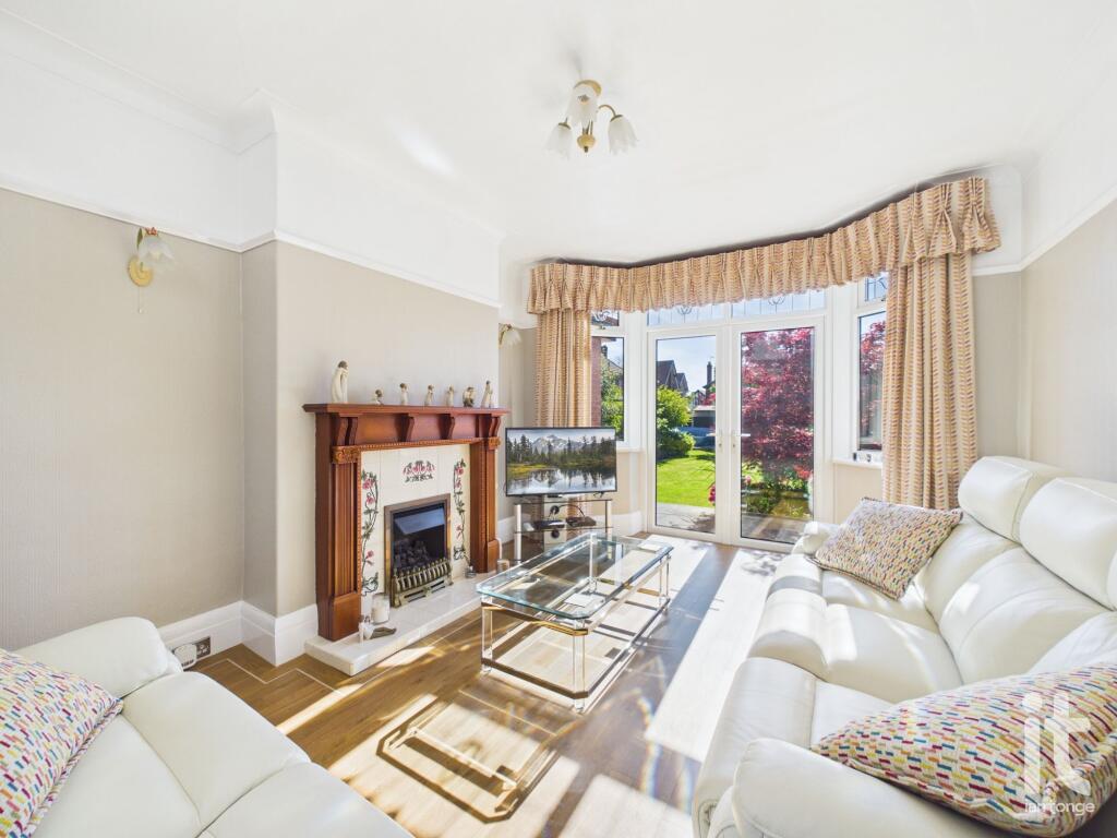 Woodland Avenue, Hazel Grove, Stockport, SK7 photo 2