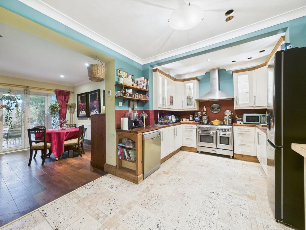 House in Northampton, West Northamptonshire - View 3