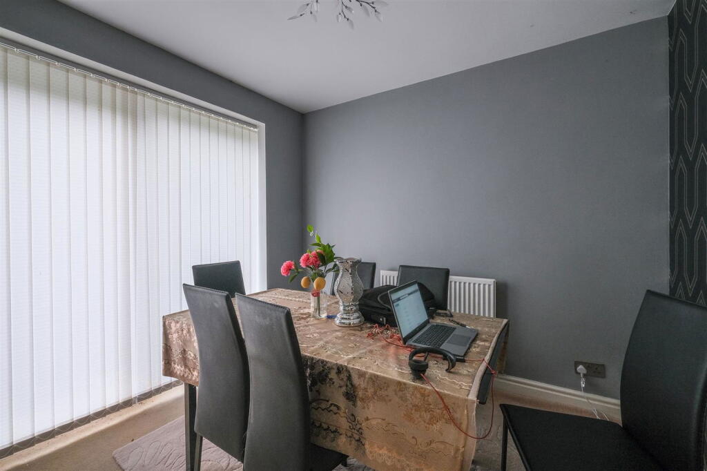 Ponyfield Close, Birkby, Huddersfield, HD2 photo 4