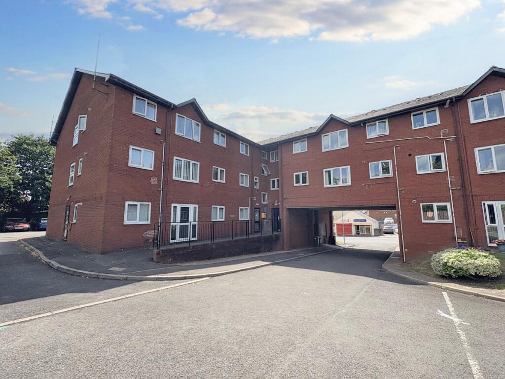 2-bed flat on Wentloog Court, Wentloog Road, Rumney, Cardiff, CF3 3ET, £105,000
