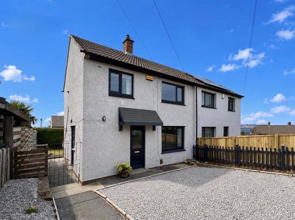 3-bed semi-detached on Weymouth Avenue, Oakes, Huddersfield, HD3 4YJ, £199,950