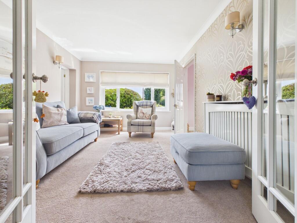 House in Newport - View 5