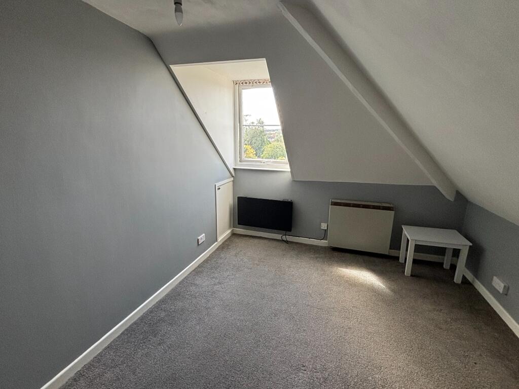 Apartment in Worcester - More