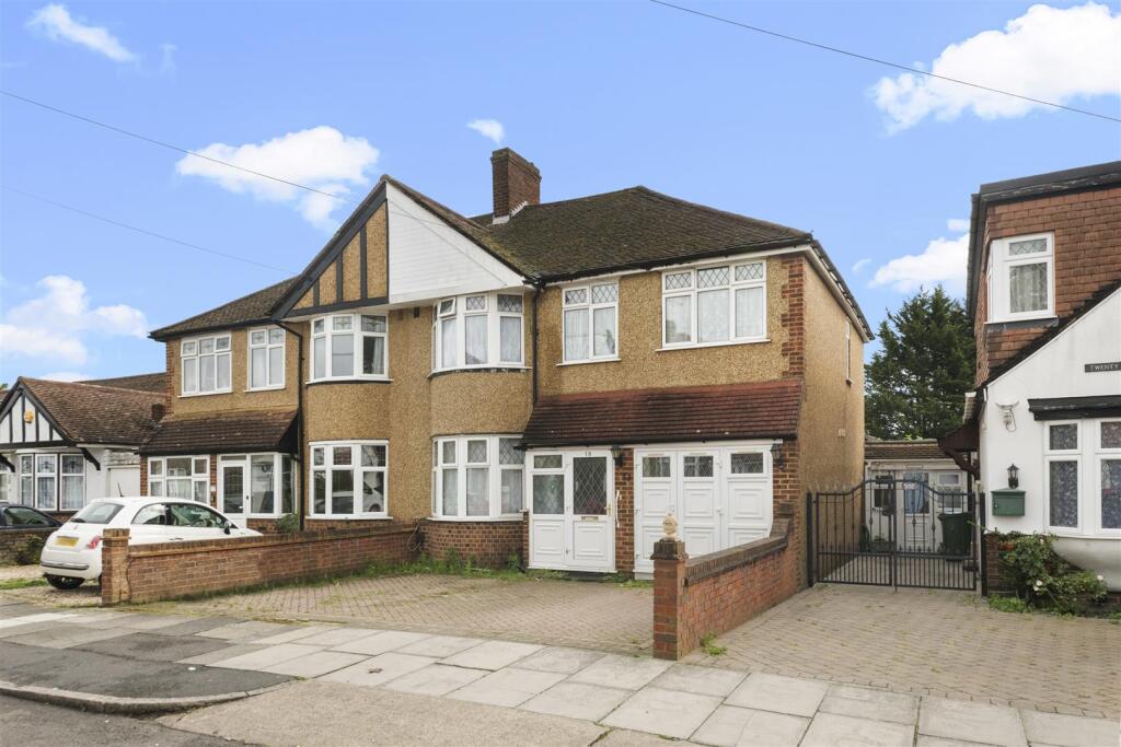 5-bed semi-detached on Cheyne Avenue, Twickenham, £775,000