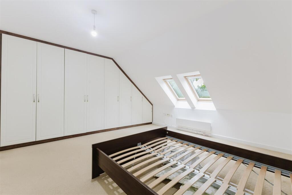 Apartment in London, Hatch End - More