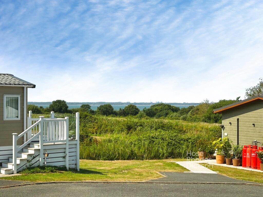 Thorness Lane, Cowes, Isle of Wight - View 4