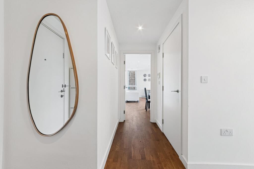 Apartment in London - View 5