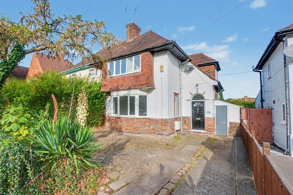 3-bed semi-detached on Anderson Crescent, Beeston, Nottingham, £240,000