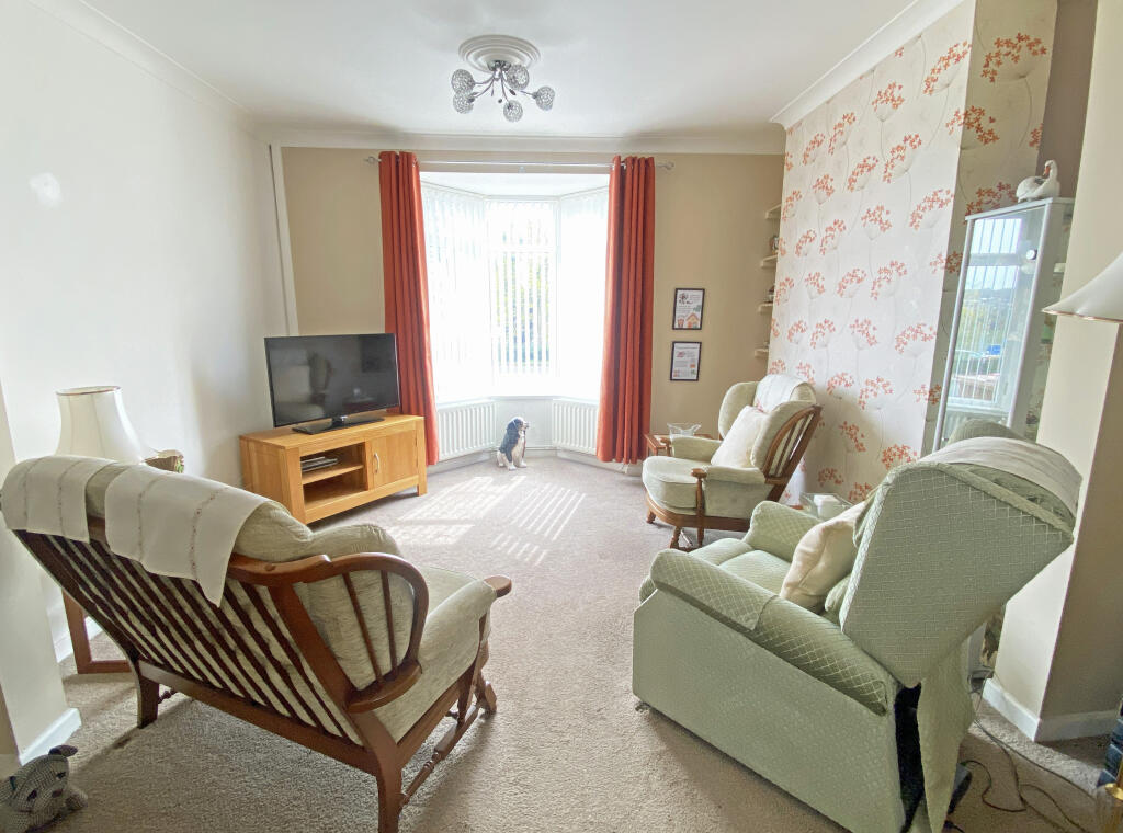 House in Hengoed, Ystrad Mynach, Gelligaer - More