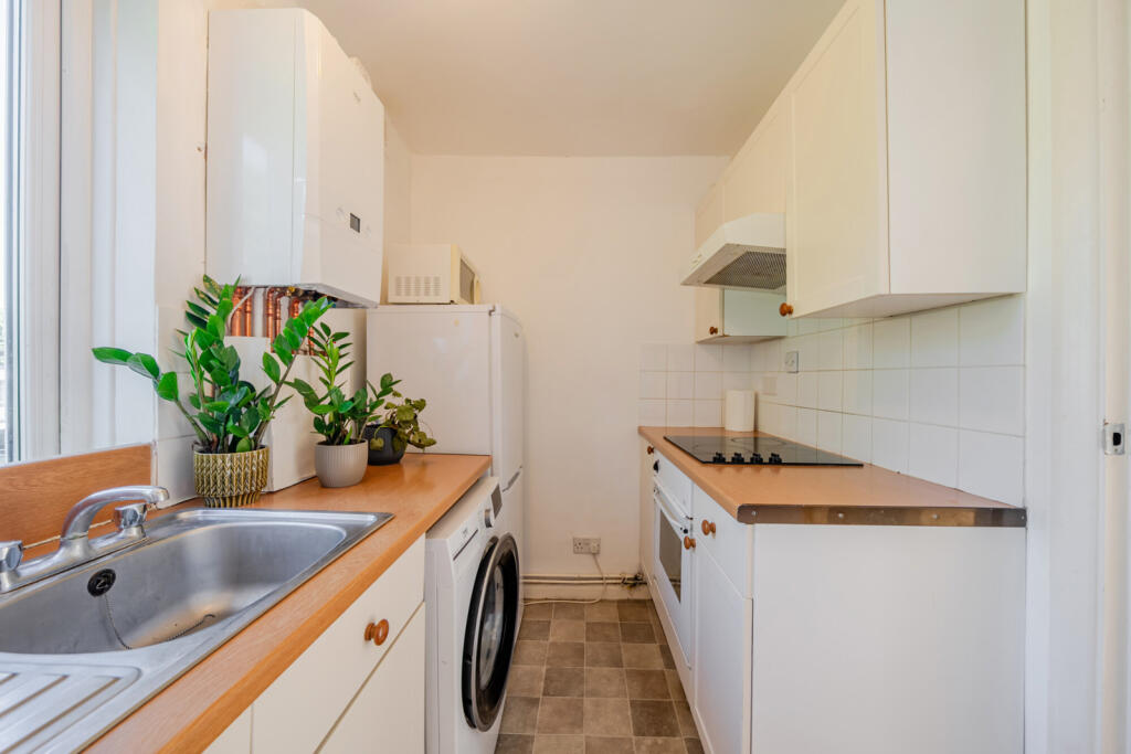 Apartment in London - View 5