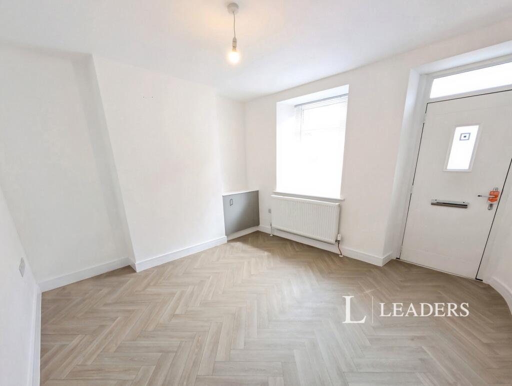 House in Mansfield, Nottinghamshire - View 4