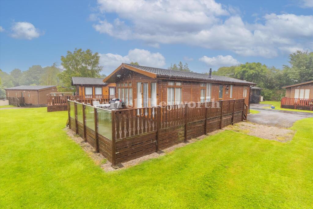 2-bed house on South Lakeland Lesisure Vill, Dock Acres, Carnforth, £85,000
