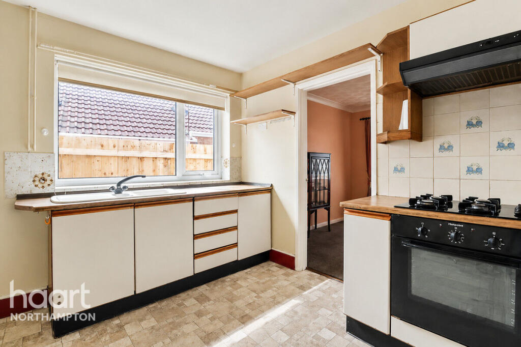 House in Northampton, West Northamptonshire - View 3
