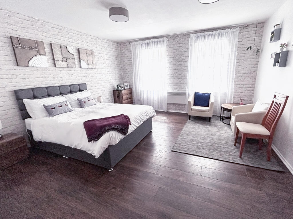 Apartment in Edinburgh - View 3