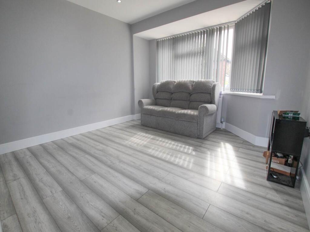 Apartment in Southall - View 4