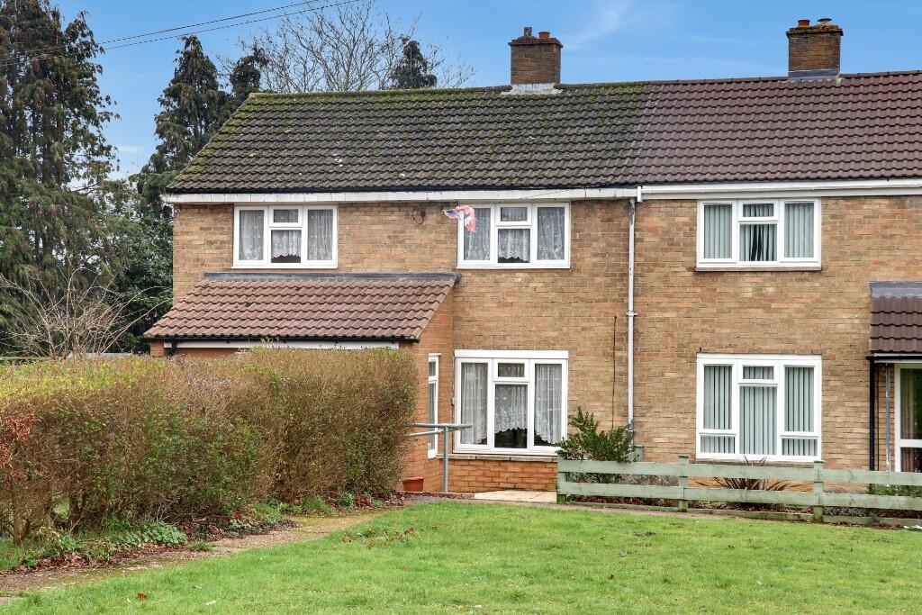 Main image of property: Broadwater Crescent, Stevenage, Hertfordshire, SG2