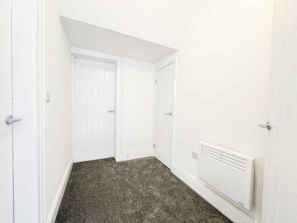 Apartment in Birkenhead, Claughton - More