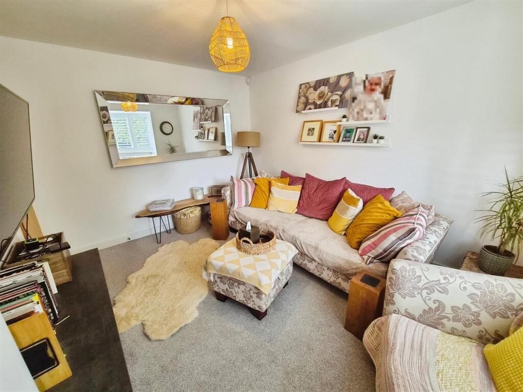 House in Sandbach, Ettiley Heath - View 4
