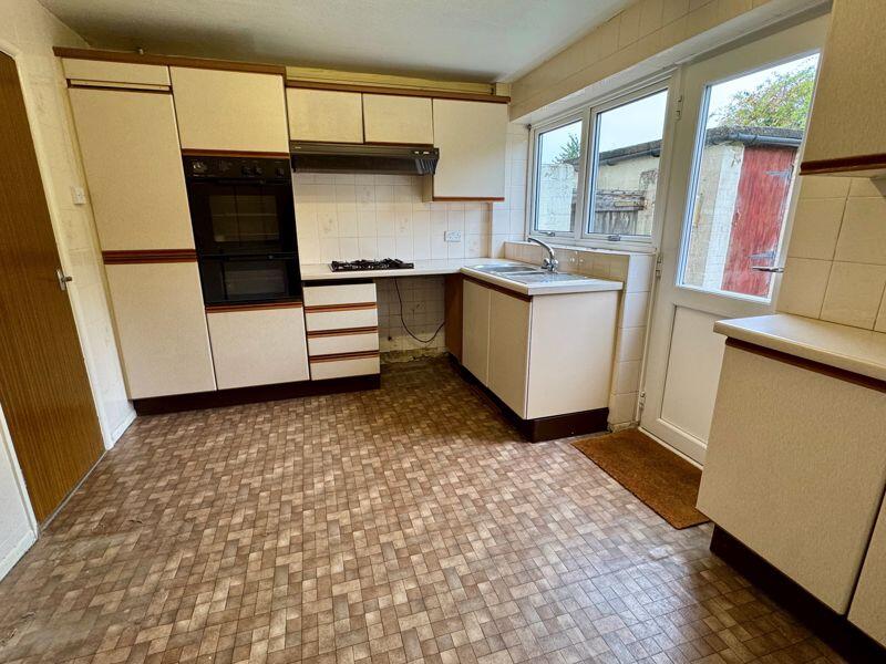 Robert Cecil Avenue, Mansbridge, Southampton, SO18 photo 2