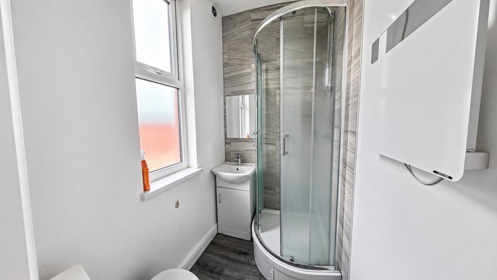 Apartment in Coventry, Ball Hill - View 4