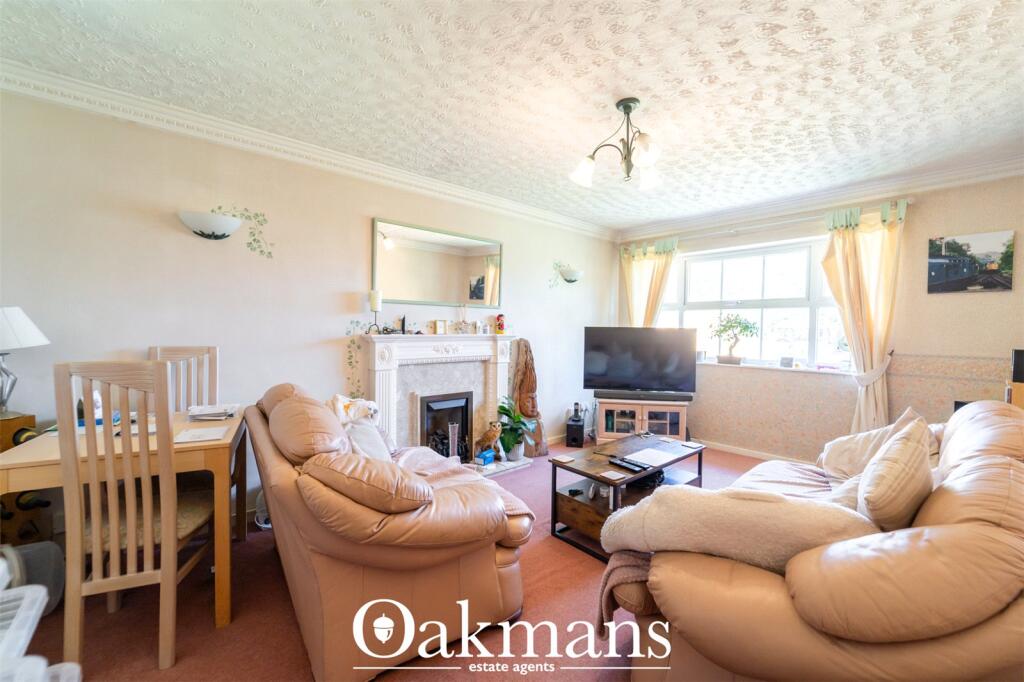 Apartment in Solihull, West Midlands - View 2