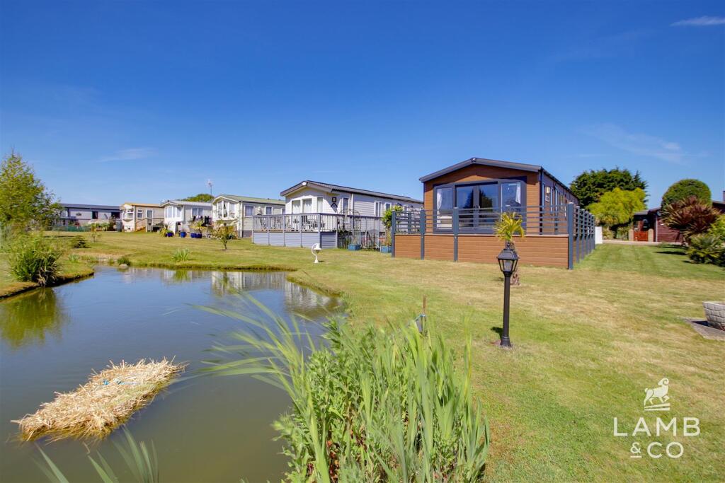 Leisure Glades Park, Clacton-On-Sea photo 2