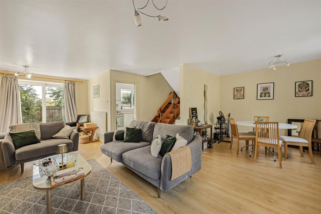 House in Reading, Caversham Park Village, Caversham Park - View 2