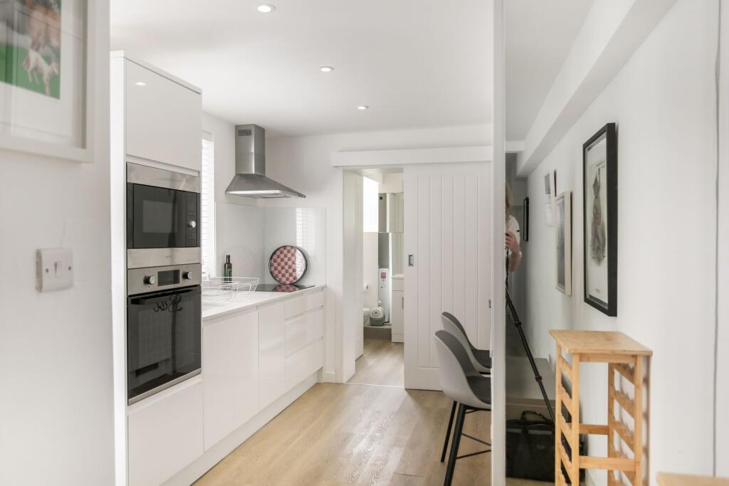 Apartment in Brighton & Hove, Hove - View 4