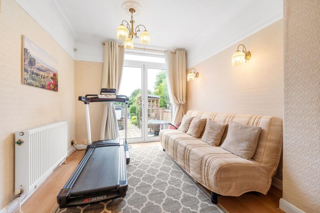 House in London, Upper Elmers End - More