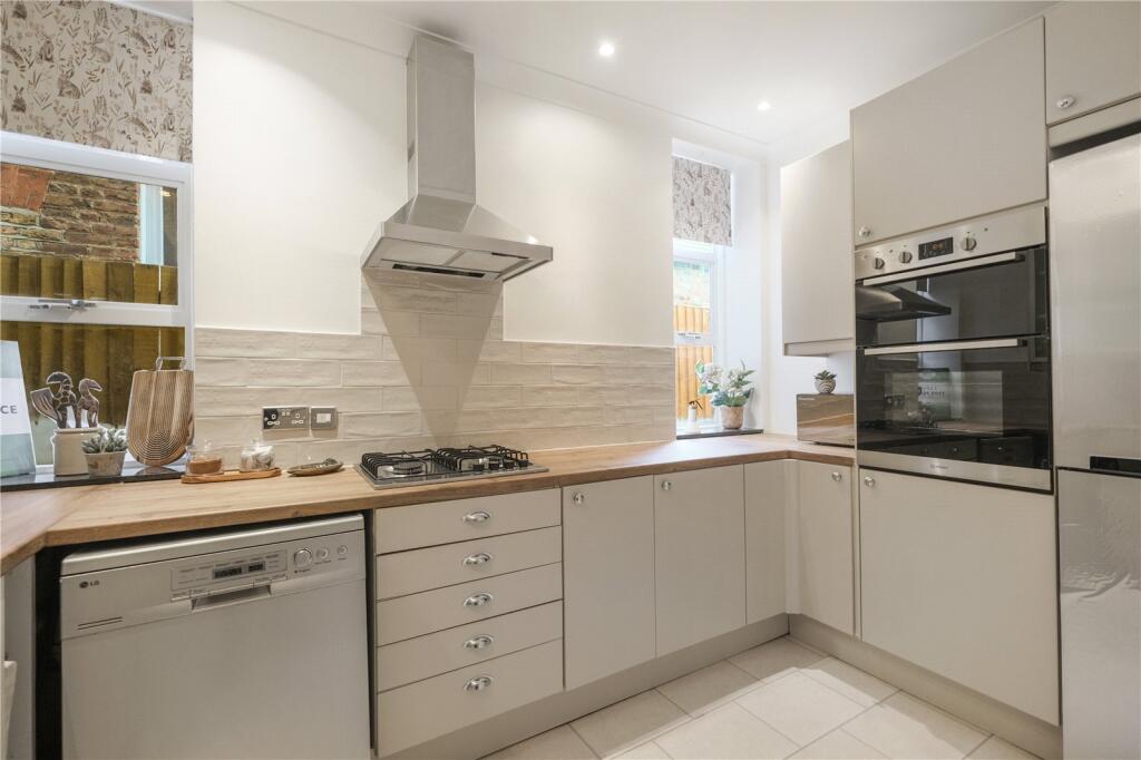 Apartment in London - View 2