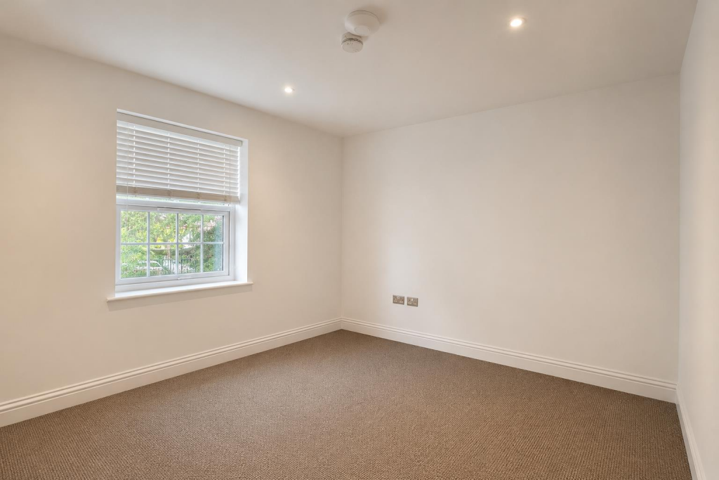 Apartment in Hemel Hempstead - View 5