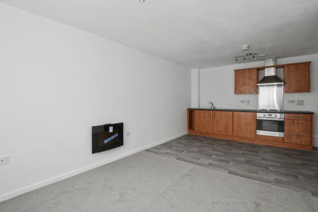 Apartment in Stoke-on-Trent - View 5