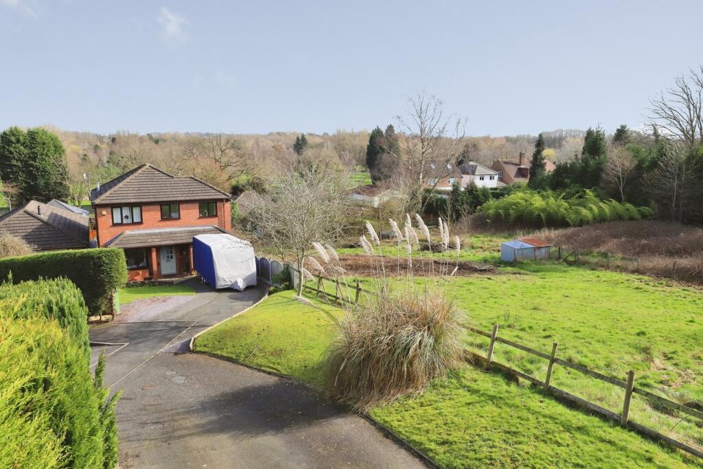 Bernie Crossland Walk, KIDDERMINSTER, Worcestershire, DY10 - Widok 2